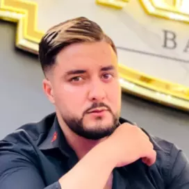 Amine Barber king, barbier à The Premium Barbershop